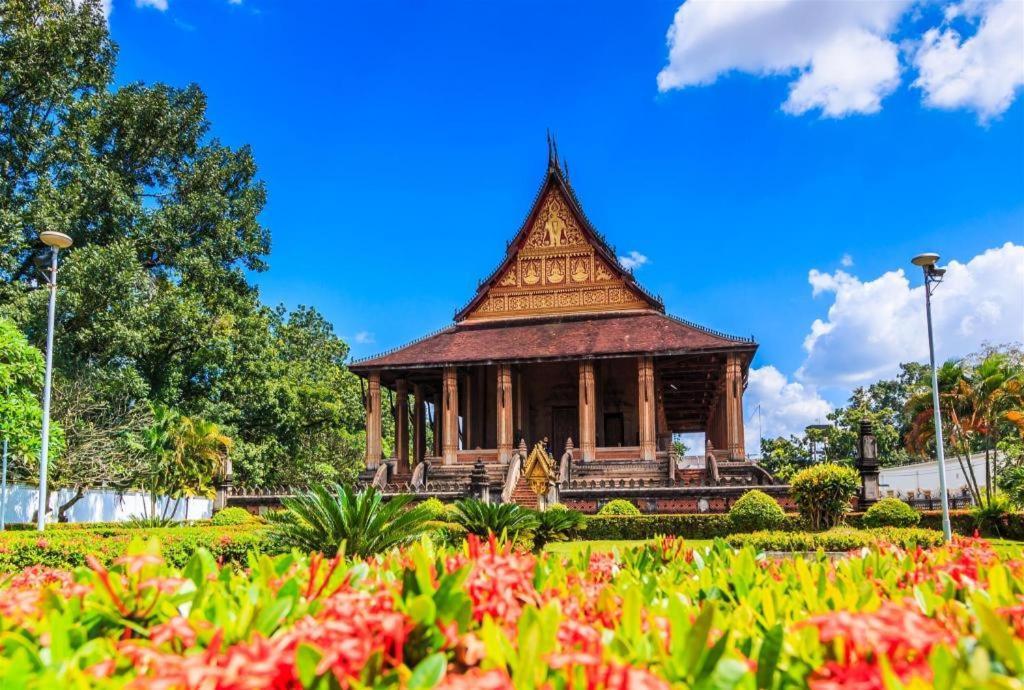 Grand Szechuan Hotel Vientiane Exteriör bild