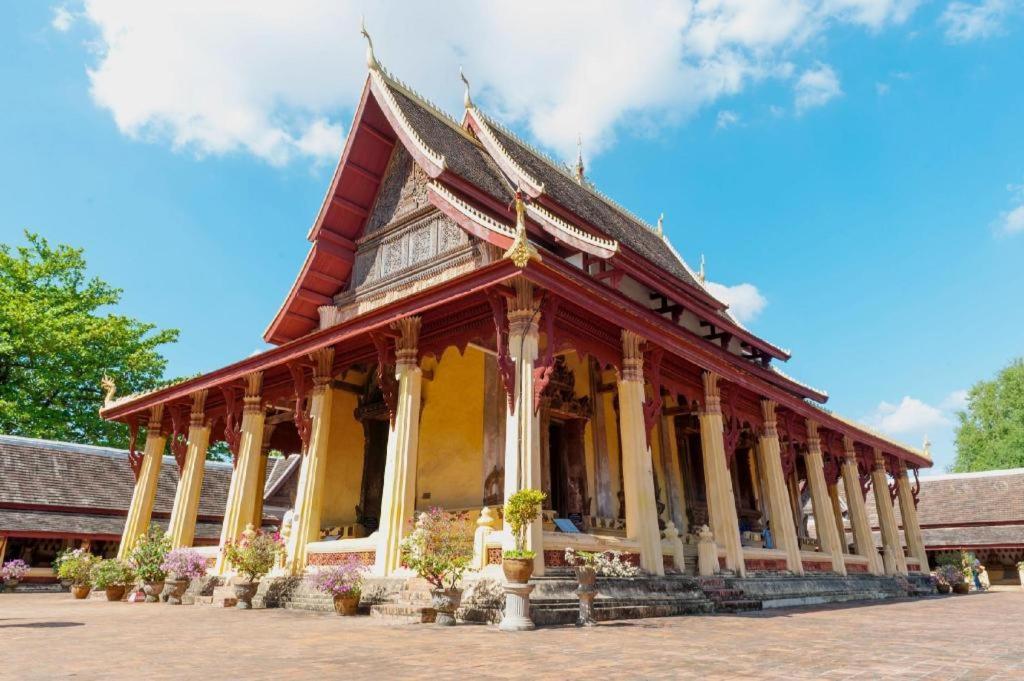 Grand Szechuan Hotel Vientiane Exteriör bild