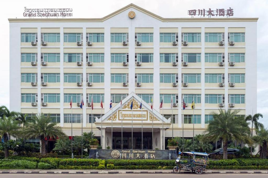 Grand Szechuan Hotel Vientiane Exteriör bild